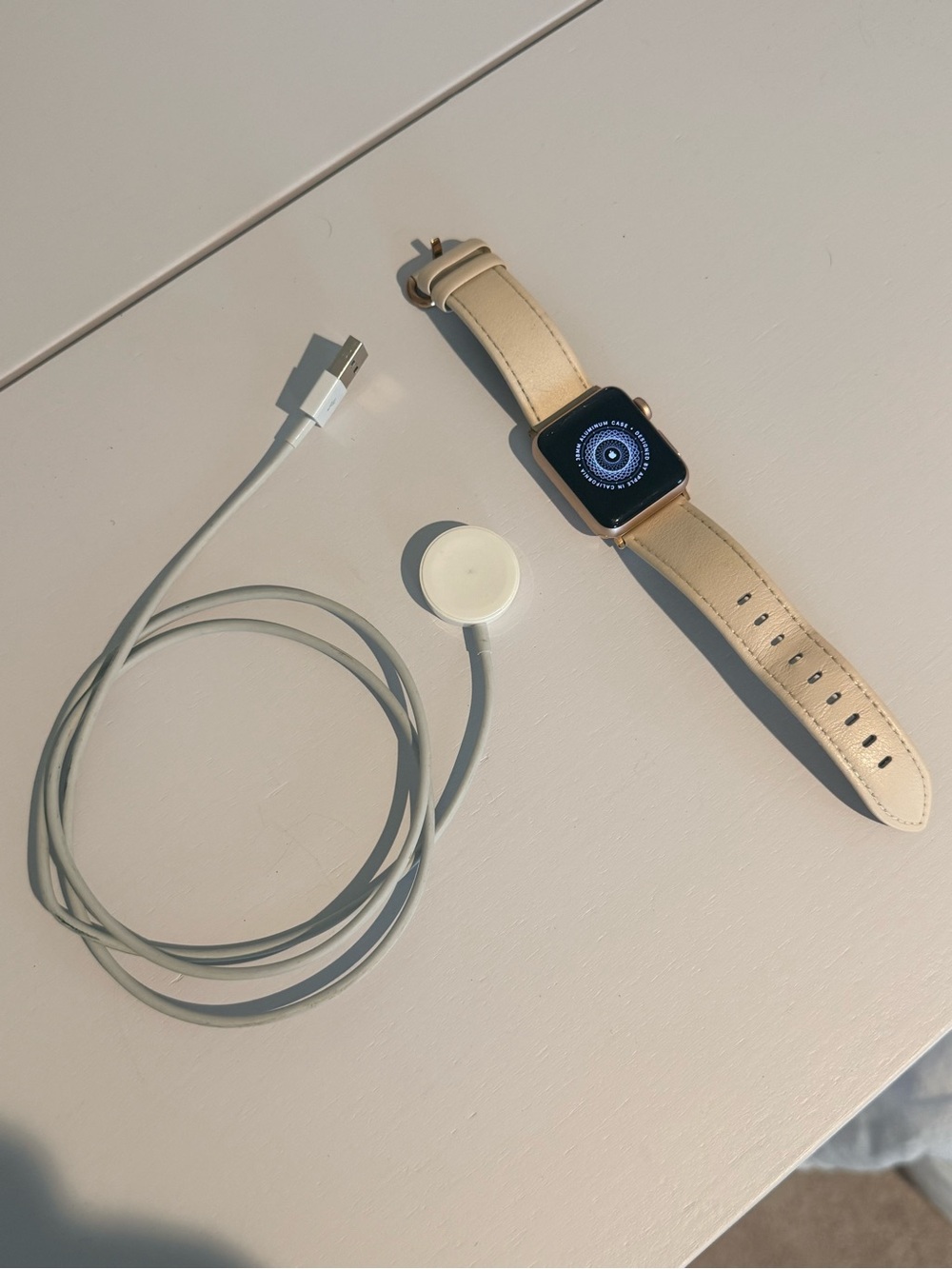 Apple Watch Series 3 38mm Rose Gold GPS + Cellular LTE With Charger